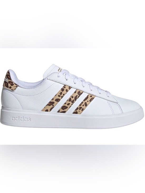 adidas Shoes - Adidas Grand Court 2.0
Cloud White Magic Beige Matte Gold (Women's)
Size 9 1/2